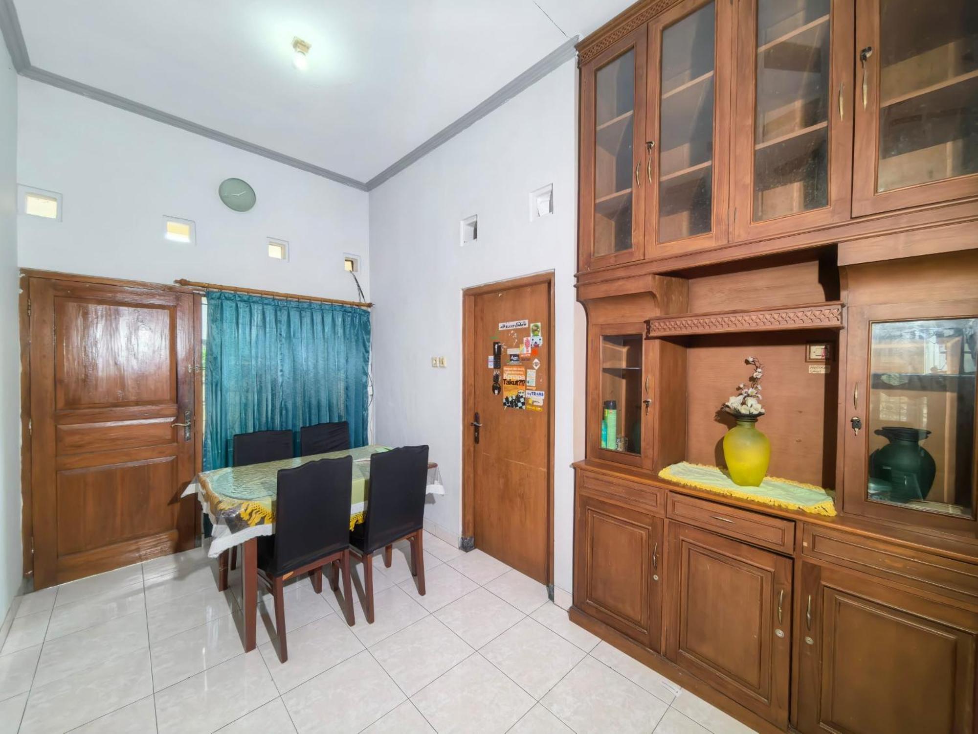 Mutiara Babarsari Homestay Jogja يوغياكارتا المظهر الخارجي الصورة